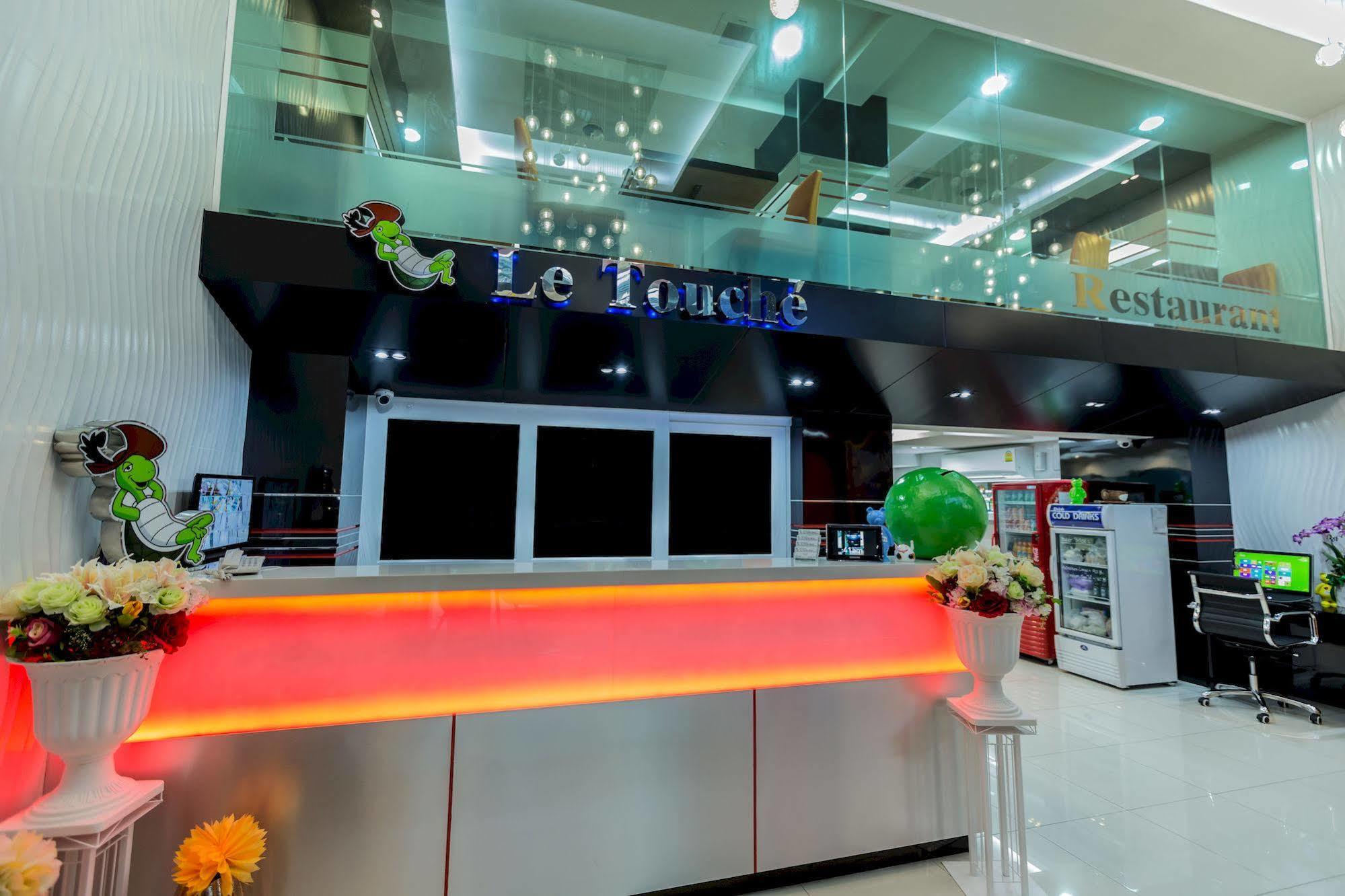 Le Touche Hotel Bangkok Buitenkant foto